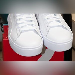 Puma Smash sneaker size 7